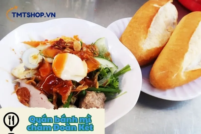 Quán bánh mì chấm Đoàn Kết